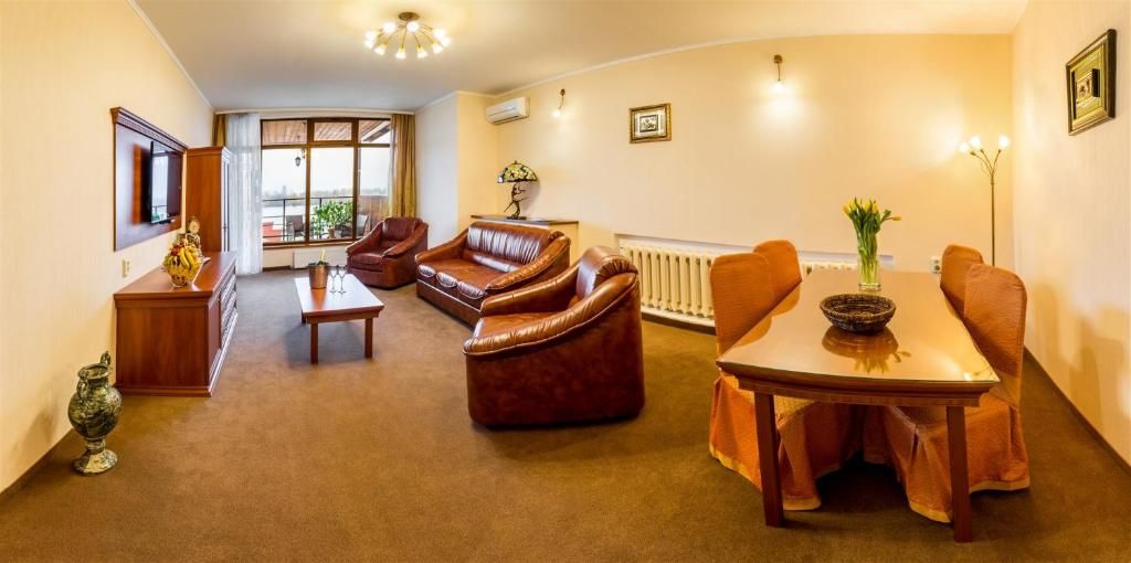 Отель Hutor Hotel Днепр