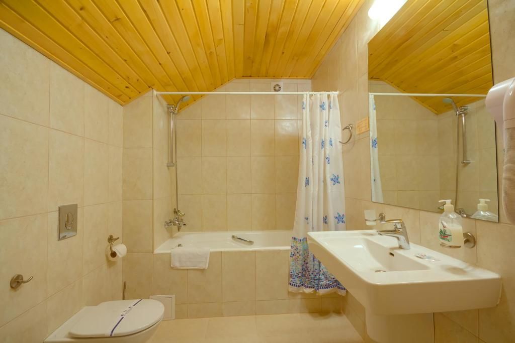 Отель Hutor Hotel Днепр