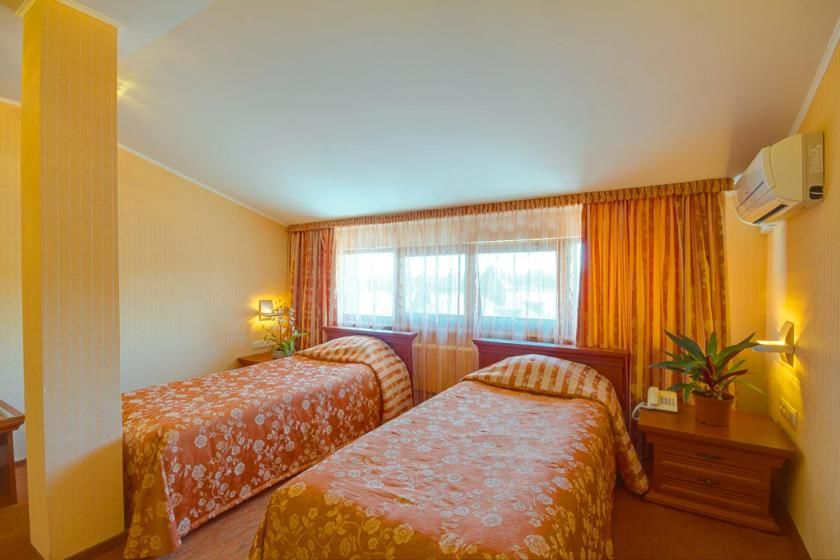 Отель Hutor Hotel Днепр