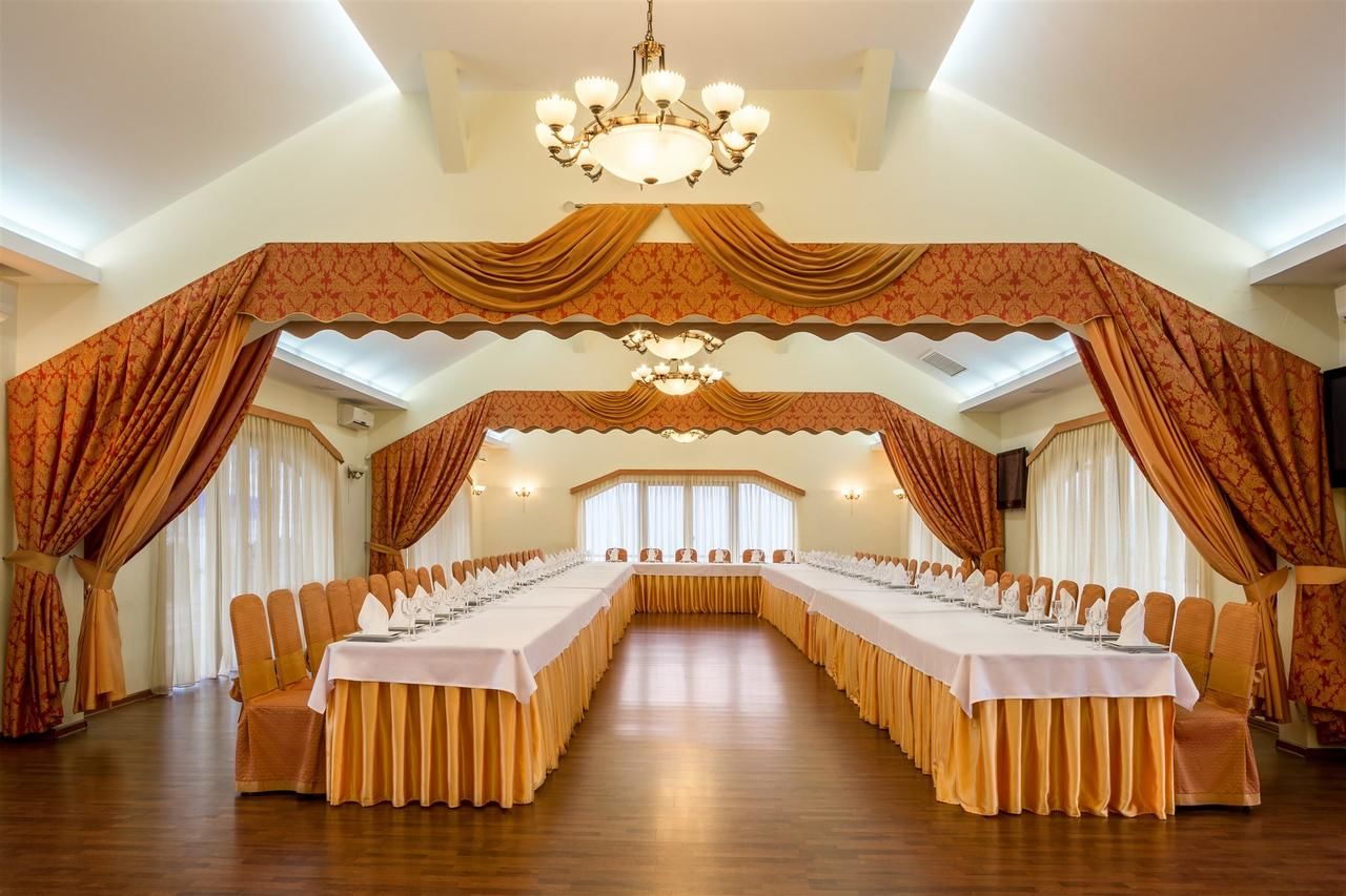 Отель Hutor Hotel Днепр