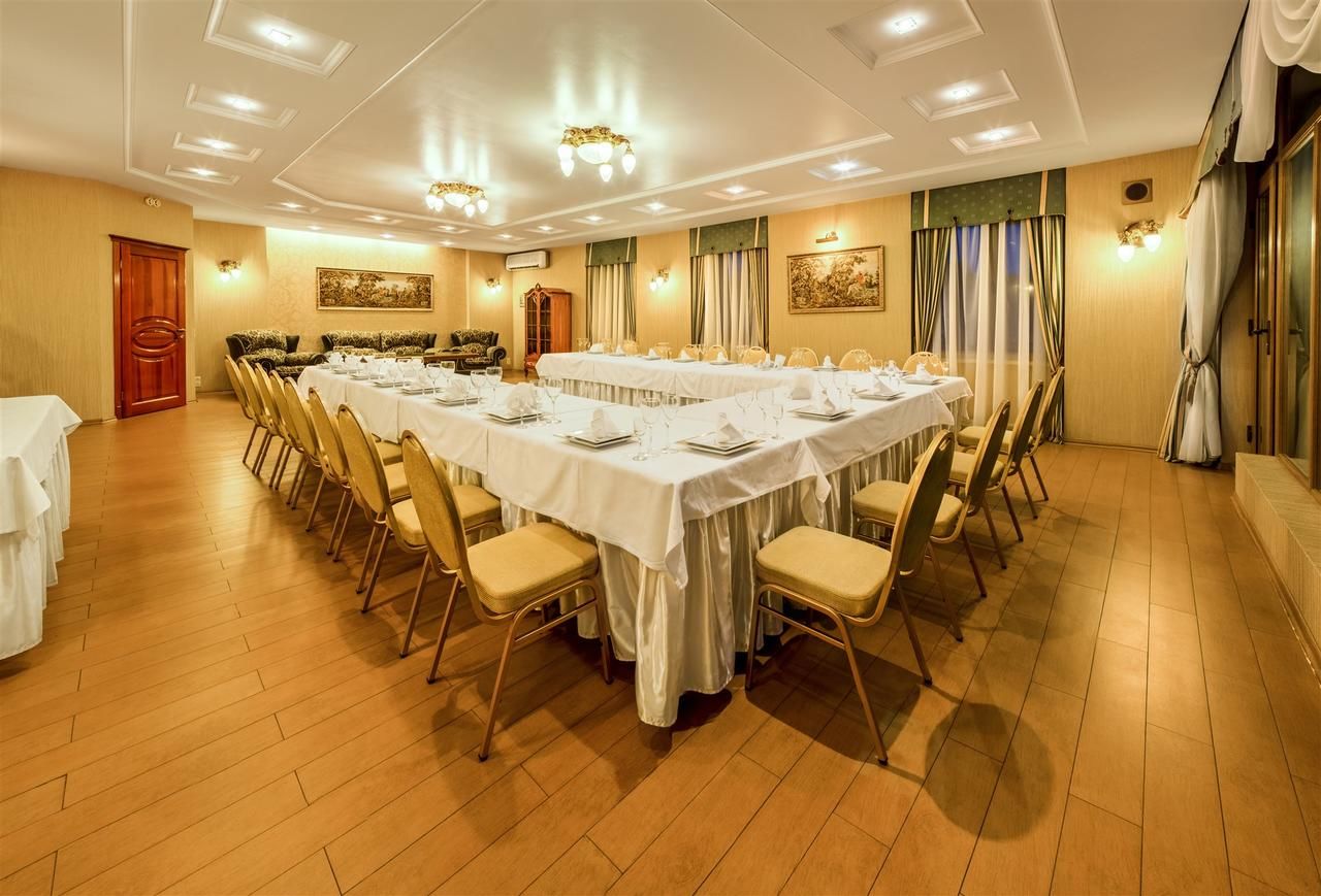Отель Hutor Hotel Днепр-11